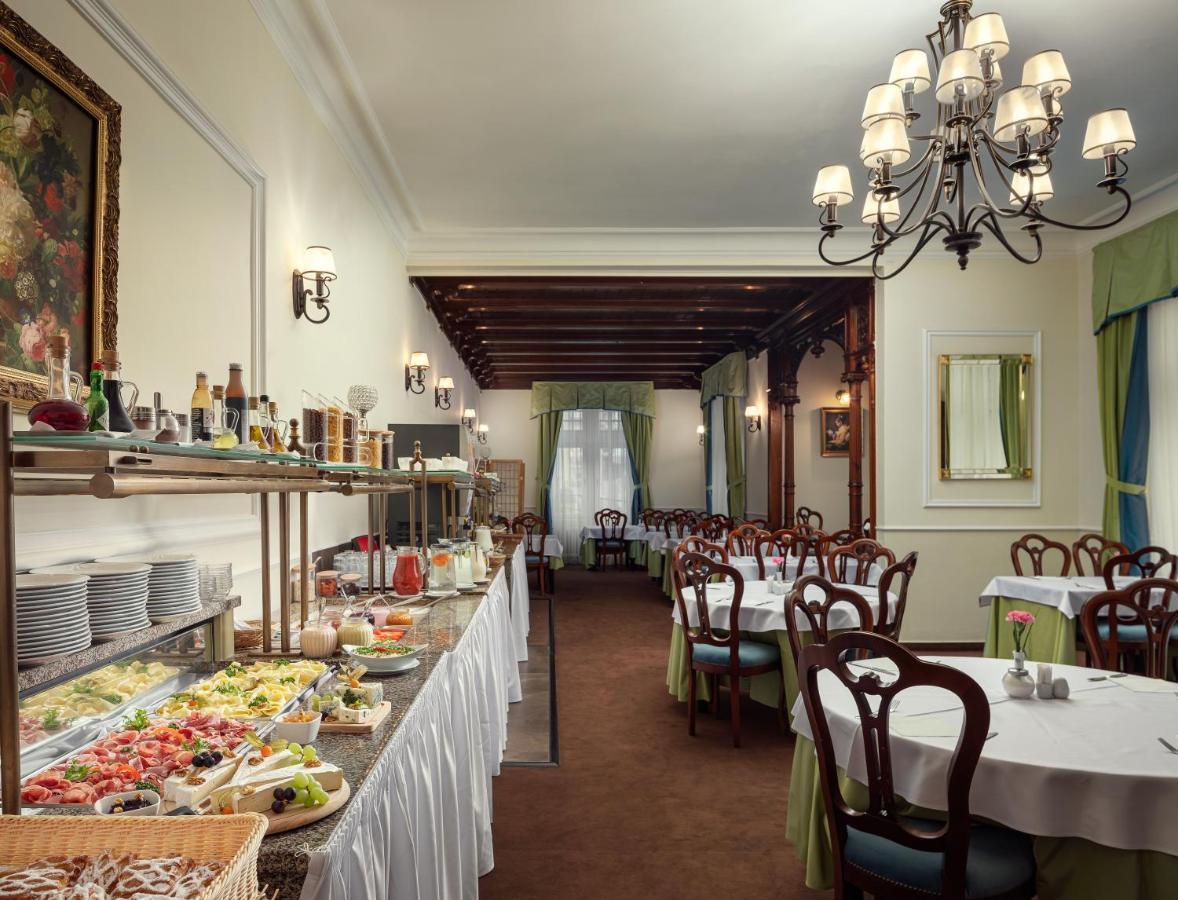 Spa Hotel Villa Smetana การ์โลวีวารี ภายนอก รูปภาพ